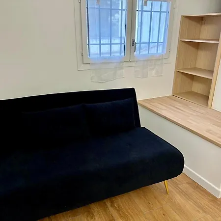 2 Bedrooms Entierement Renove - 200m De La