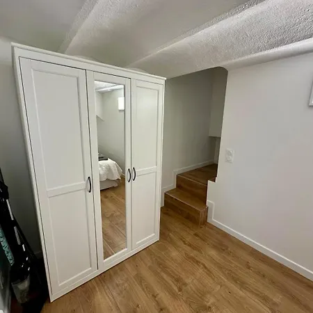 2 Bedrooms Entierement Renove - 200m De La Lägenhet *
